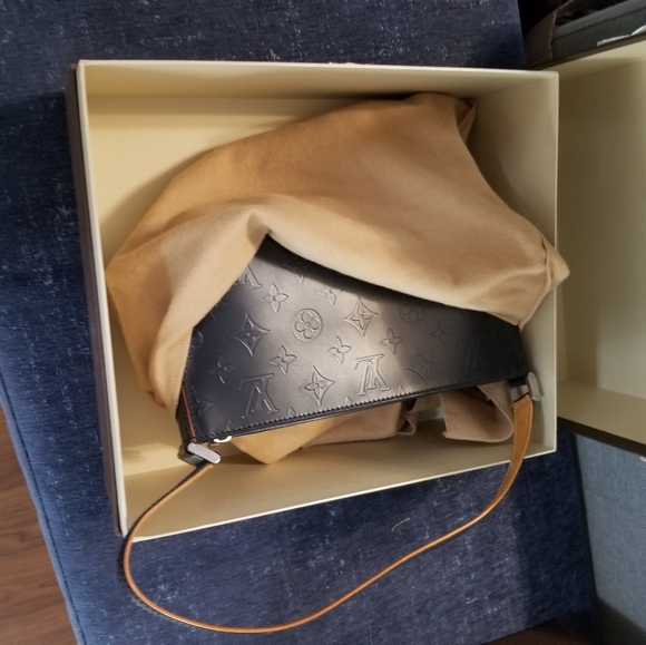 Louis Vuitton Navy Blue Embossed Bag - Picture 5 of 13